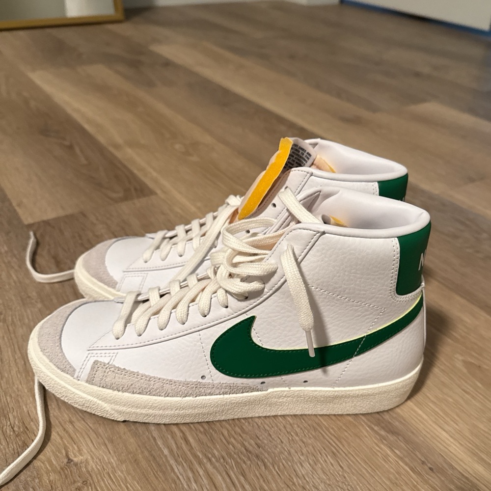 Brand new never worn men’s Nike blazer ‘77
